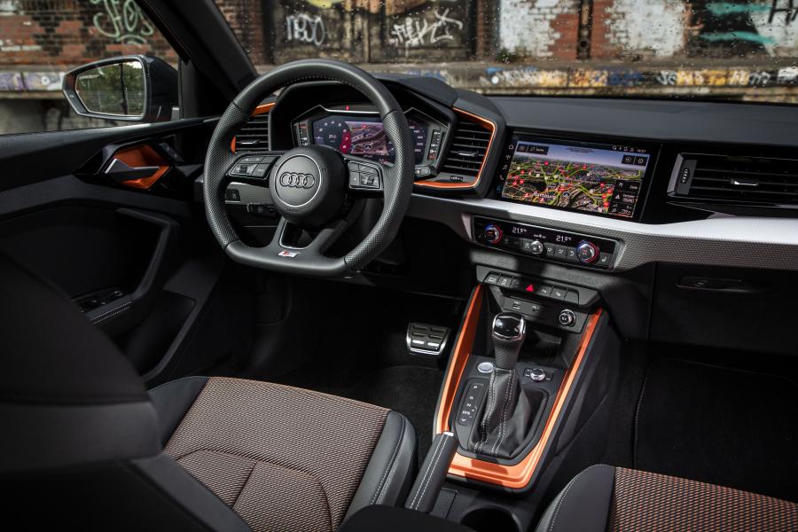 Торпедо Audi A1 Citycarver Edition One 2019 года  (WW) (фото 40 из 42)